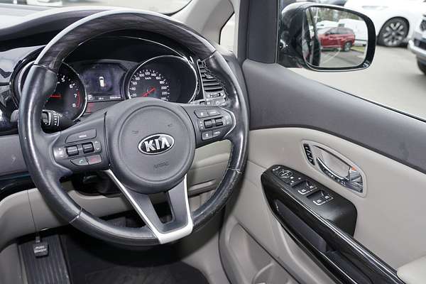 2017 Kia Carnival Platinum YP