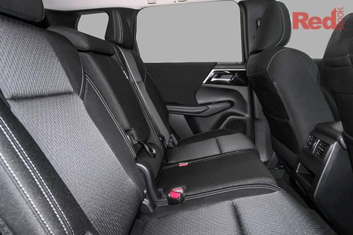 2025 Mitsubishi Outlander LS ZM