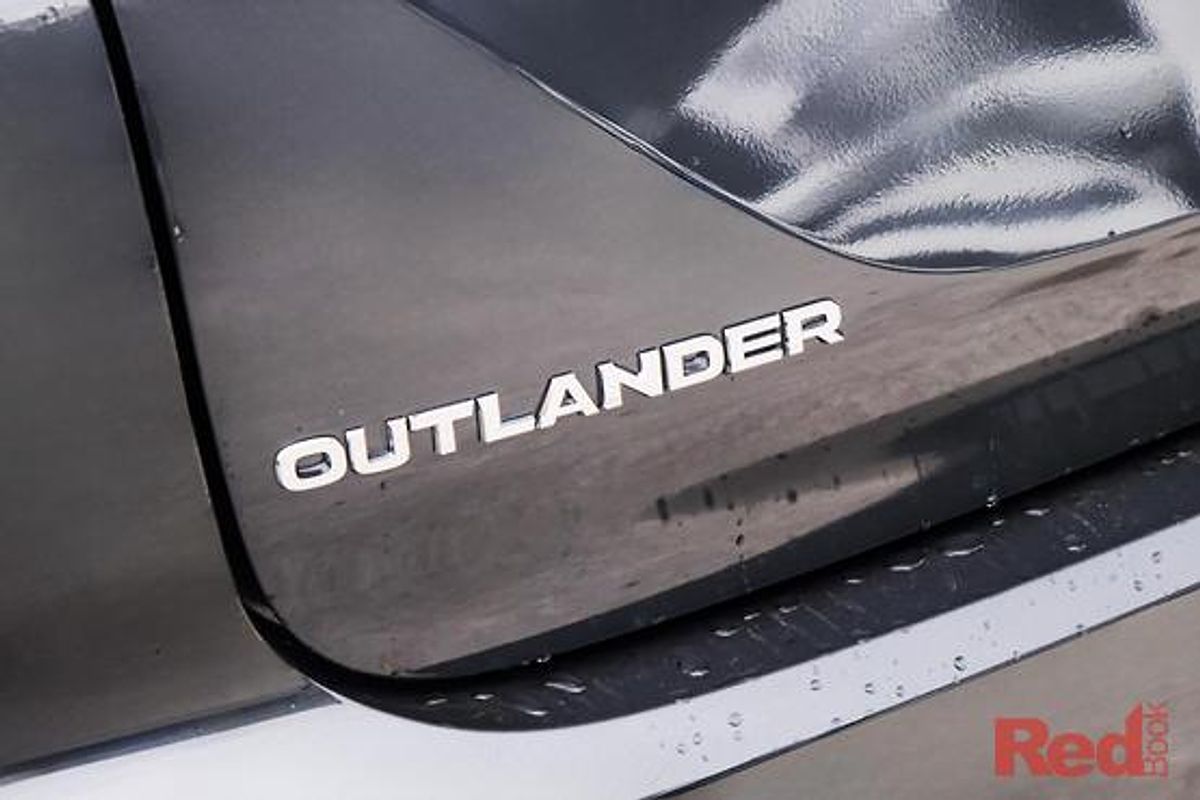 2025 Mitsubishi Outlander LS ZM