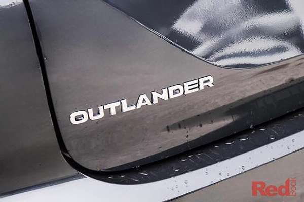 2025 Mitsubishi Outlander LS ZM