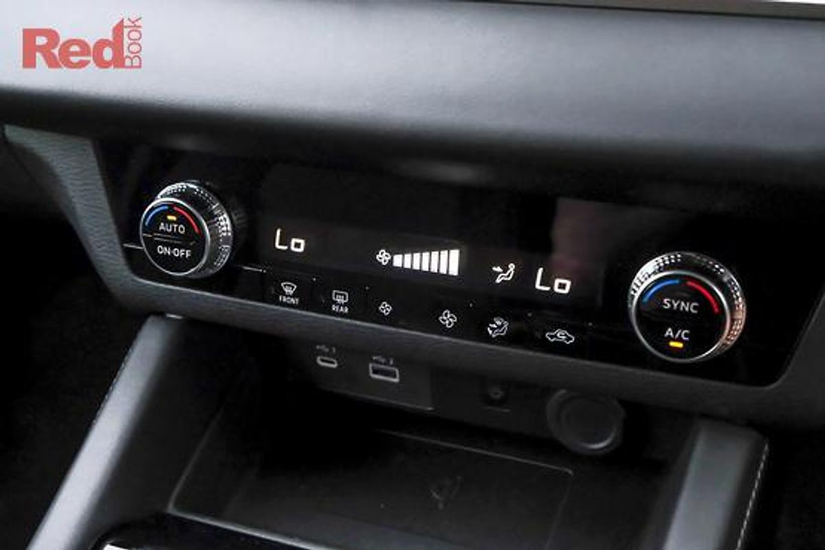 2025 Mitsubishi Outlander LS ZM