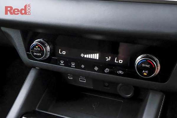 2025 Mitsubishi Outlander LS ZM