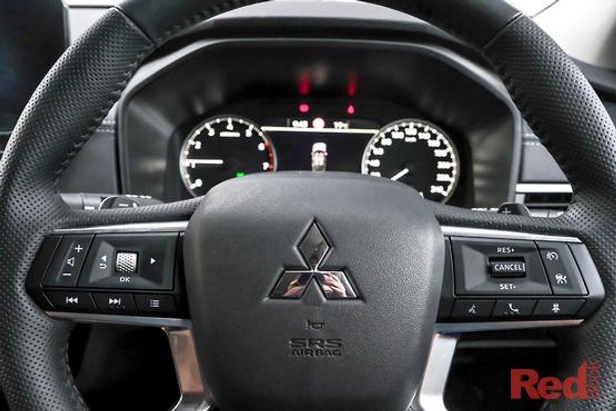 2025 Mitsubishi Outlander LS ZM