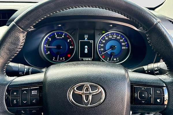 2019 Toyota Hilux SR5 GUN126R 4X4