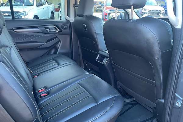 2023 Isuzu MU-X LS-T