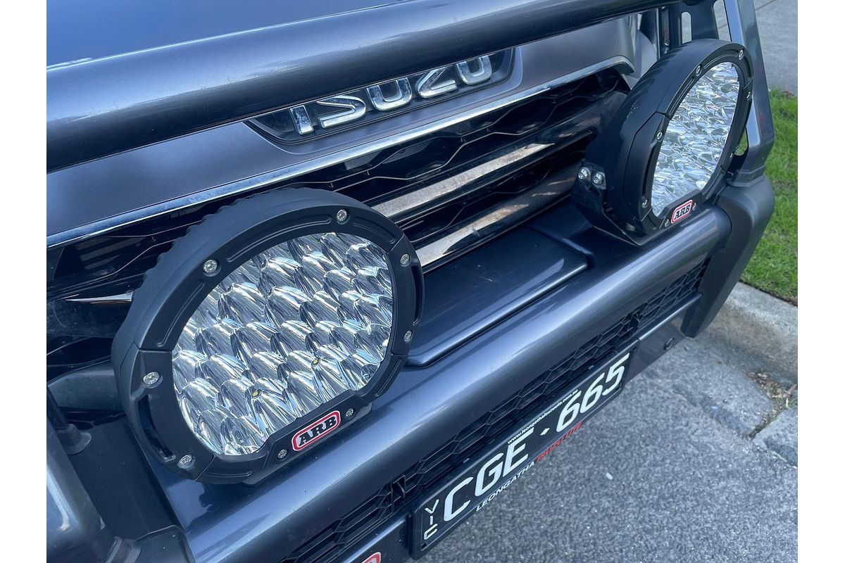 2023 Isuzu MU-X LS-T