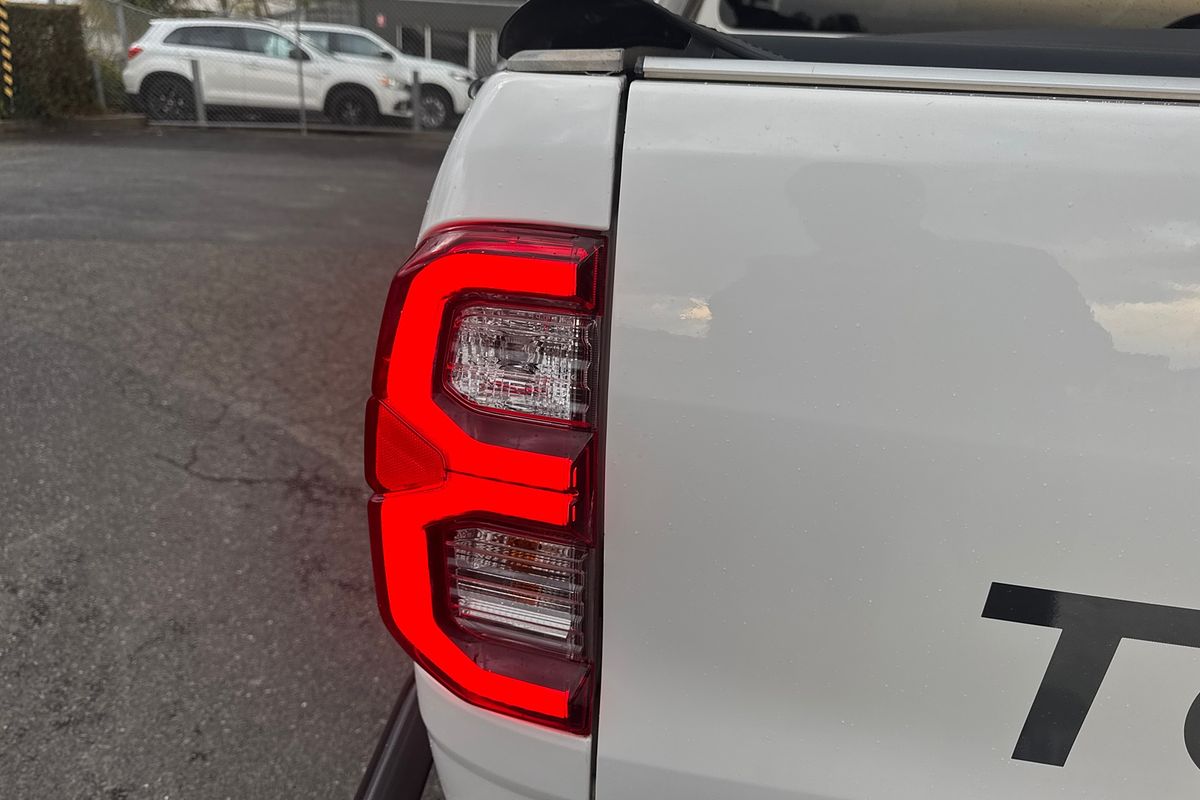2023 Toyota Hilux SR5 GUN126R 4X4
