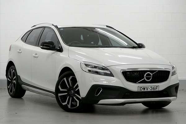 2017 Volvo V40 Cross Country D4 Pro