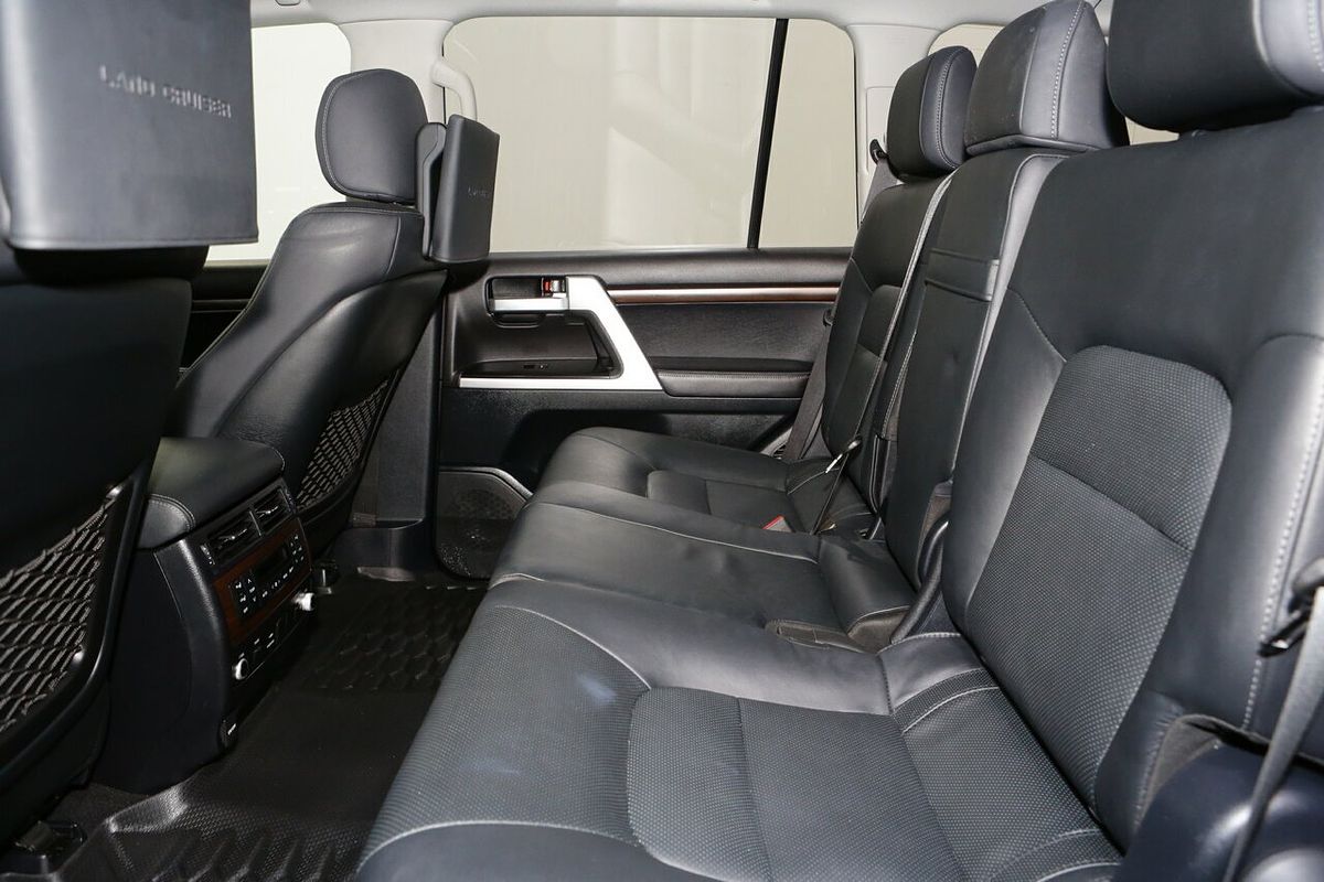 2020 Toyota Landcruiser Sahara VDJ200R