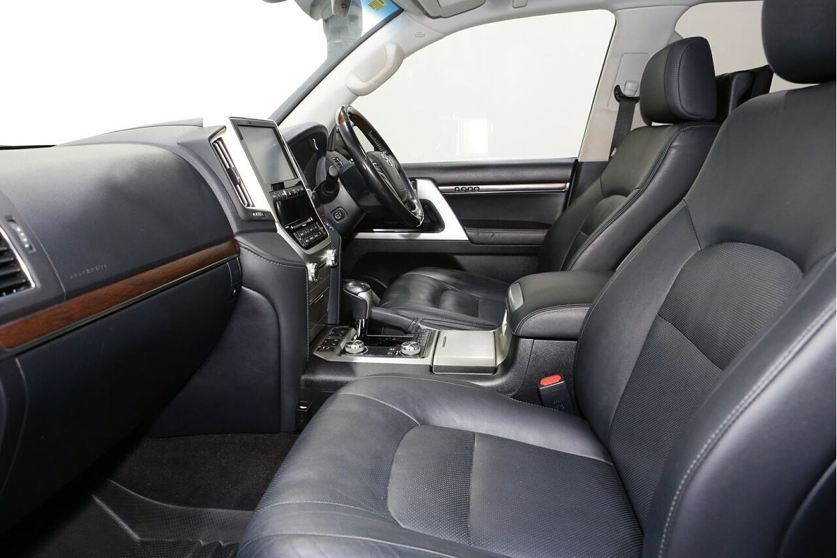 2020 Toyota Landcruiser Sahara VDJ200R