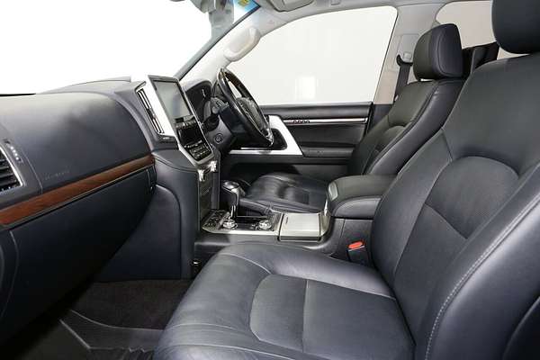 2020 Toyota Landcruiser Sahara VDJ200R