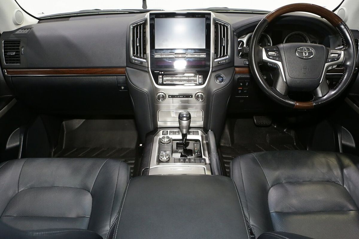 2020 Toyota Landcruiser Sahara VDJ200R