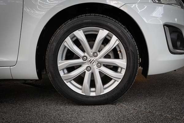 2015 Suzuki Swift GL Navigator FZ