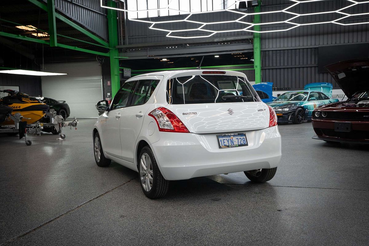 2015 Suzuki Swift GL Navigator FZ