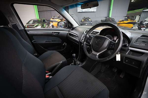 2015 Suzuki Swift GL Navigator FZ