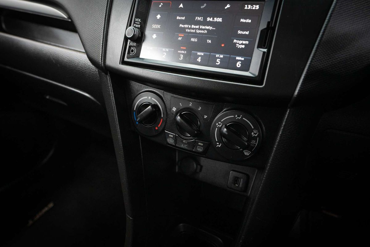 2015 Suzuki Swift GL Navigator FZ