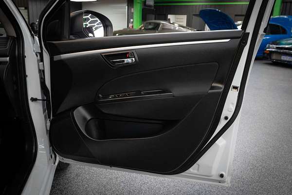 2015 Suzuki Swift GL Navigator FZ