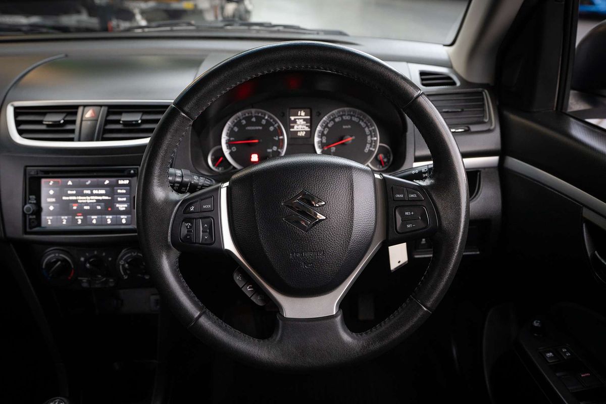 2015 Suzuki Swift GL Navigator FZ