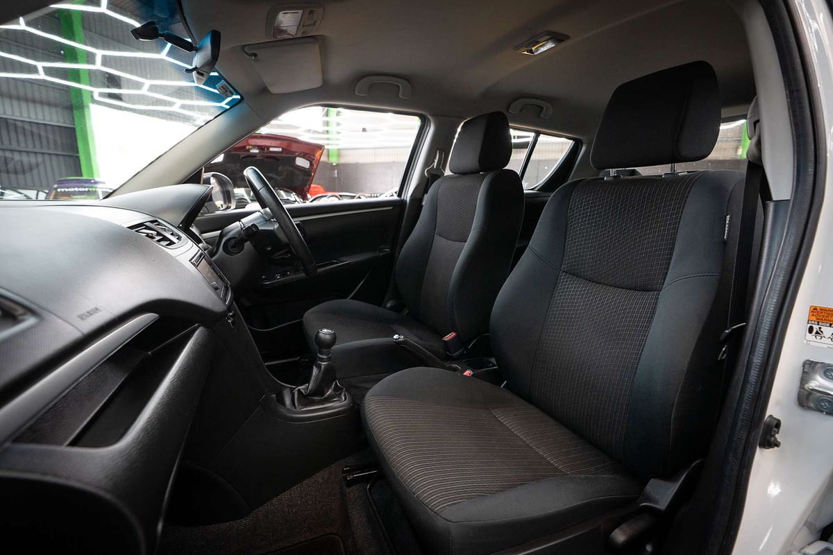2015 Suzuki Swift GL Navigator FZ
