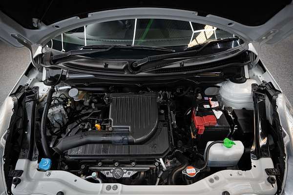 2015 Suzuki Swift GL Navigator FZ