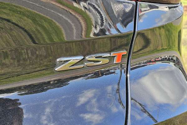 2024 MG ZST Essence