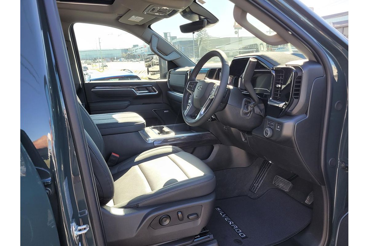 2025 Chevrolet Silverado HD LTZ Premium W/Tech Pack T1 4X4