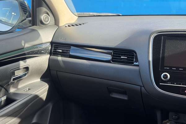 2020 Mitsubishi Outlander ES ZL