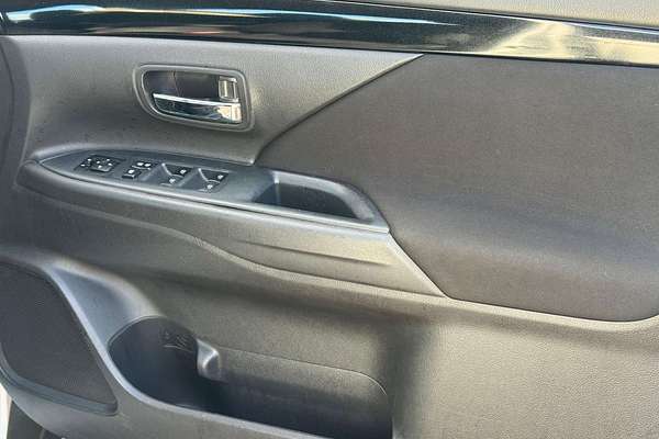 2020 Mitsubishi Outlander ES ZL