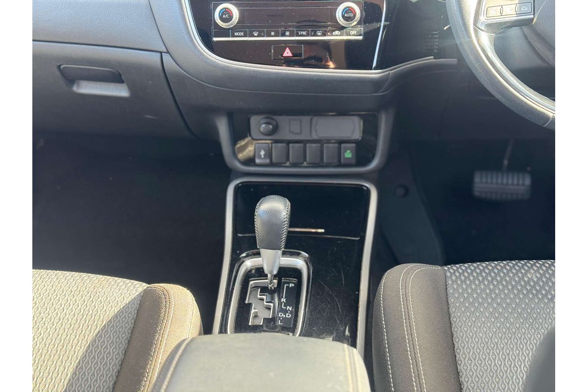 2020 Mitsubishi Outlander ES ZL