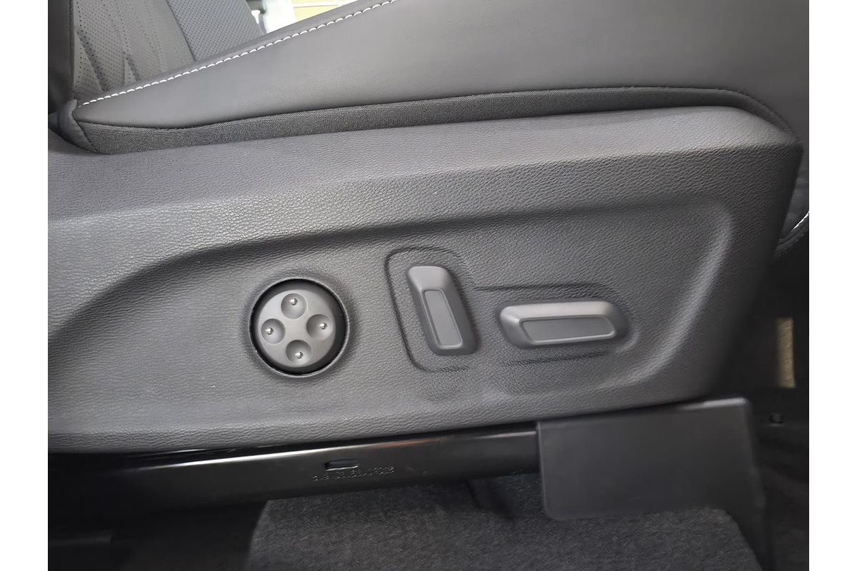 2025 LDV D90 Executive SV9A