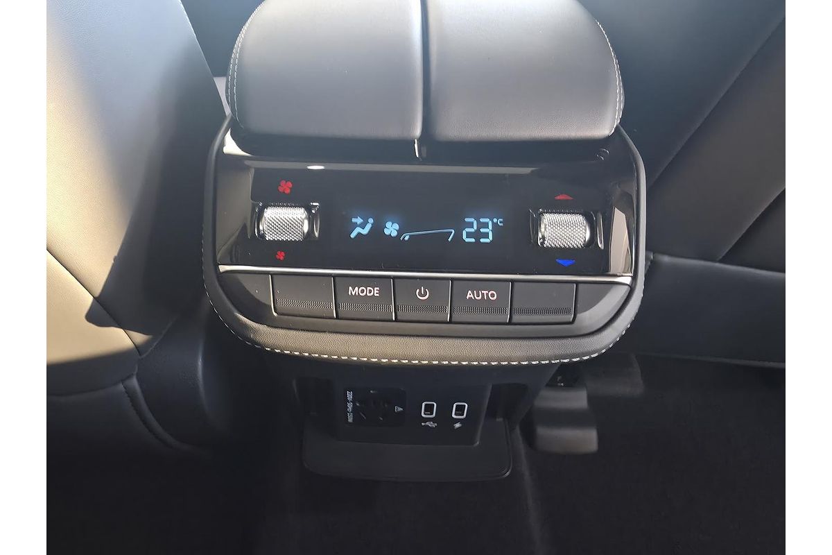 2025 LDV D90 Executive SV9A