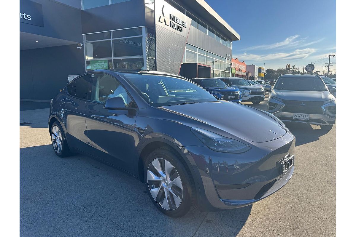 2023 Tesla Model Y Rear-Wheel Drive