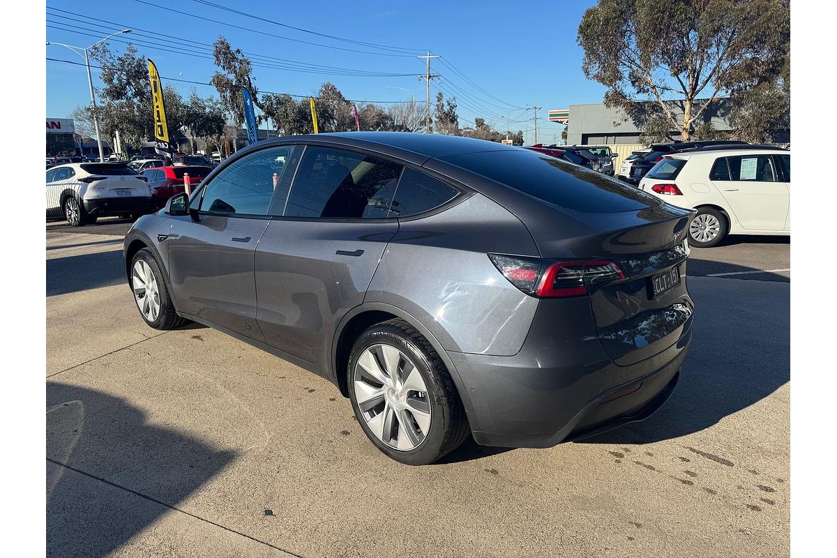 2023 Tesla Model Y Rear-Wheel Drive