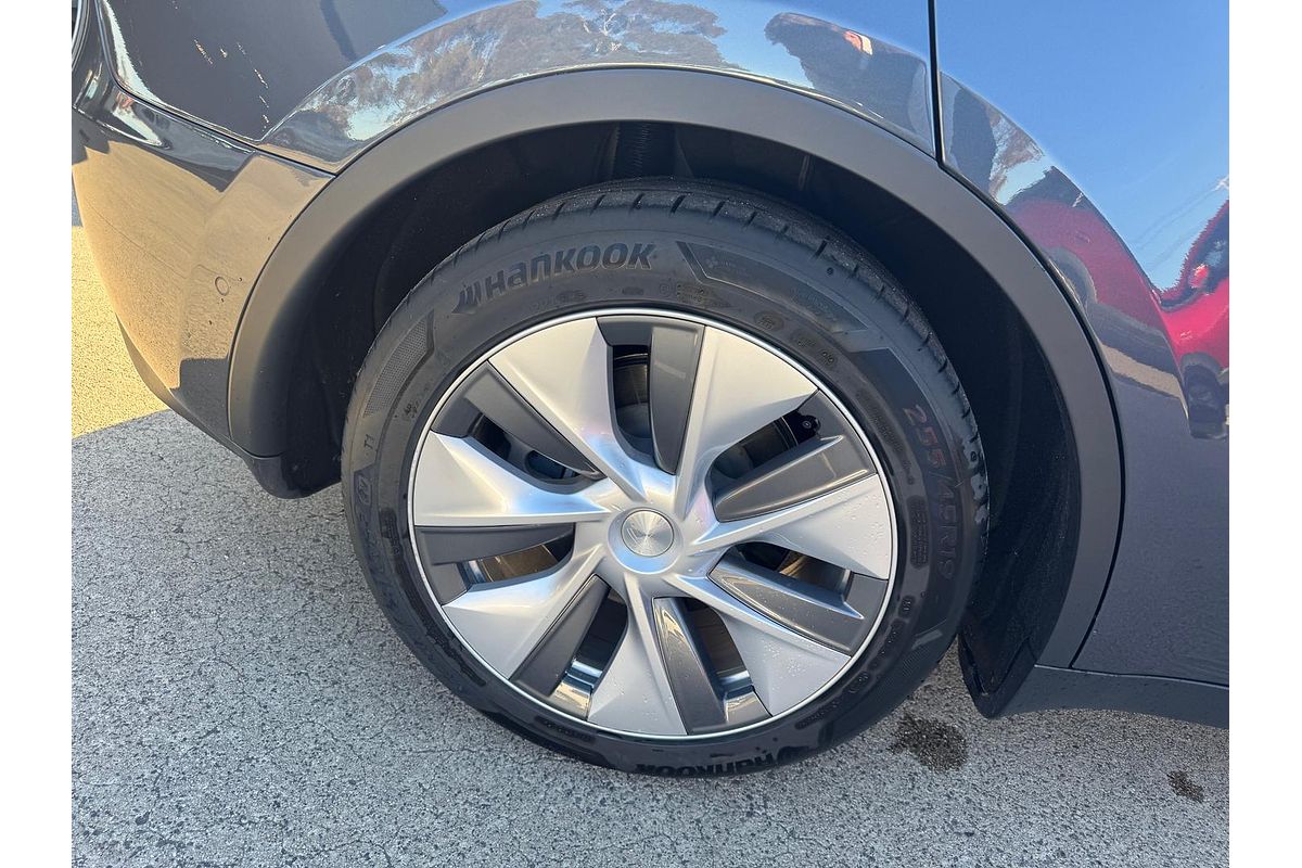 2023 Tesla Model Y Rear-Wheel Drive