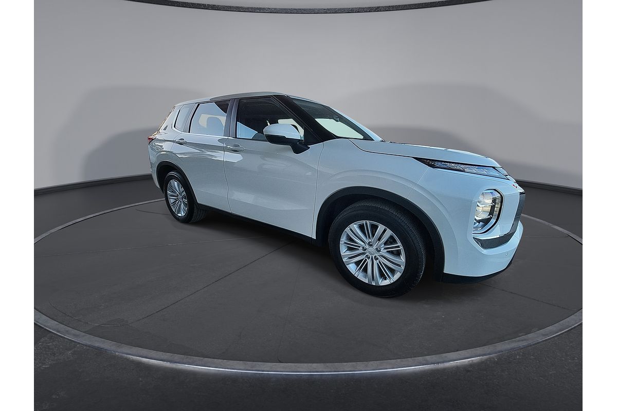2023 Mitsubishi Outlander ES ZM