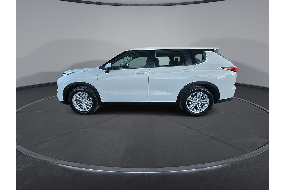 2023 Mitsubishi Outlander ES ZM