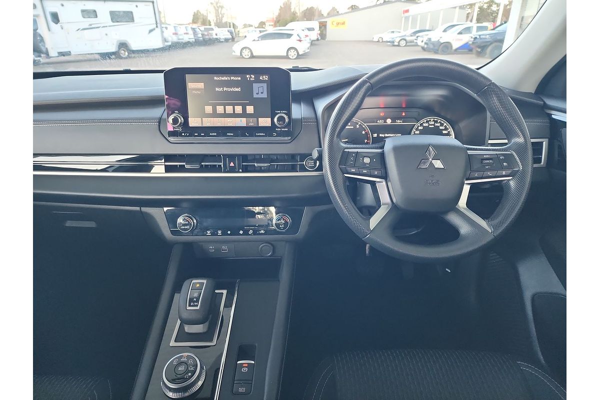 2023 Mitsubishi Outlander ES ZM