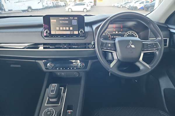 2023 Mitsubishi Outlander ES ZM