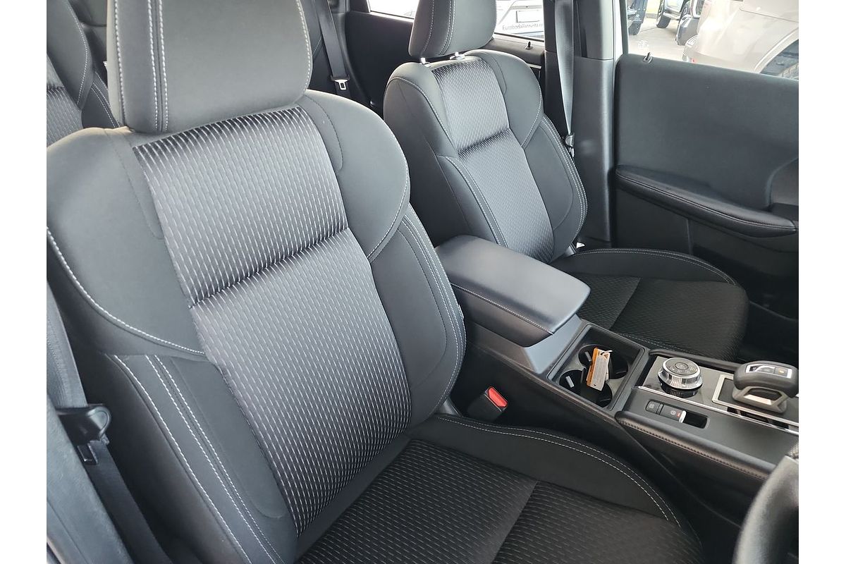 2023 Mitsubishi Outlander ES ZM