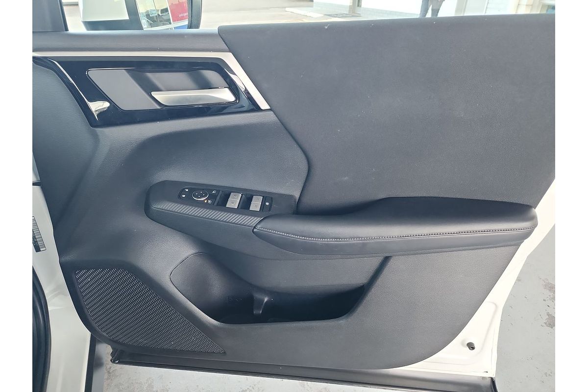 2023 Mitsubishi Outlander ES ZM