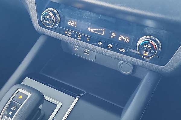 2023 Mitsubishi Outlander ES ZM
