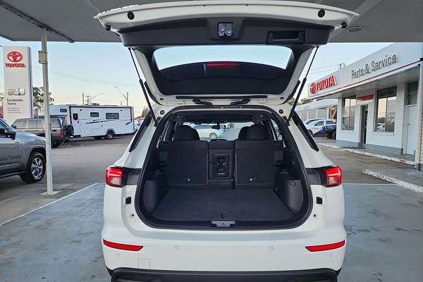 2023 Mitsubishi Outlander ES ZM