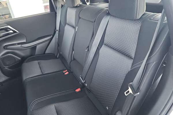 2023 Mitsubishi Outlander ES ZM