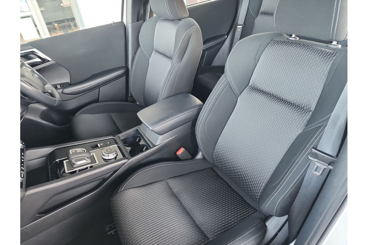 2023 Mitsubishi Outlander ES ZM