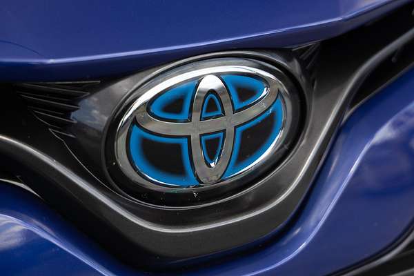 2019 Toyota Camry Ascent AXVH71R
