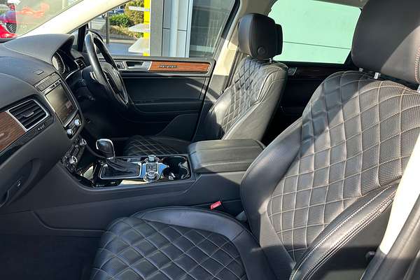 2016 Volkswagen Touareg Wolfsburg Edition 7P