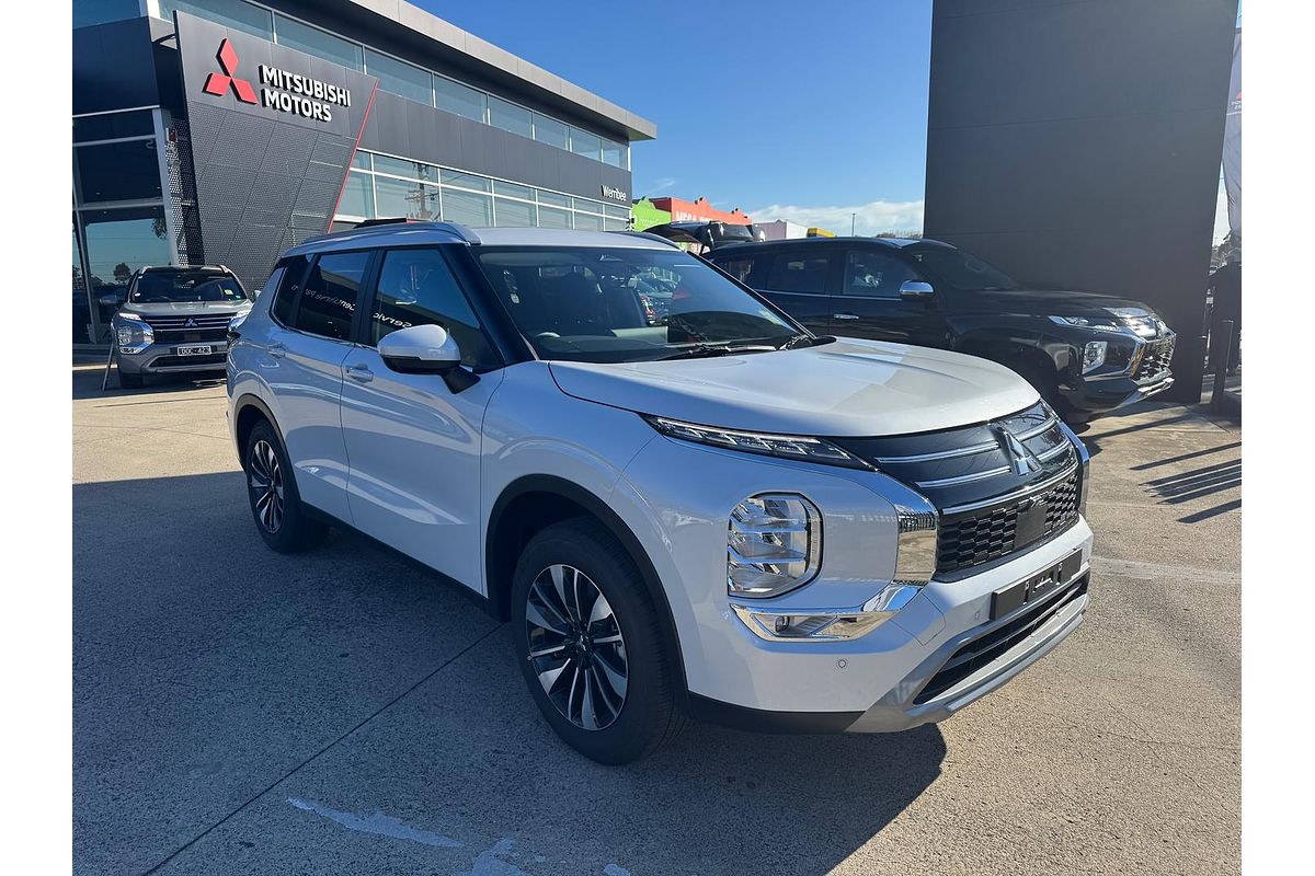 2025 Mitsubishi Outlander LS ZM