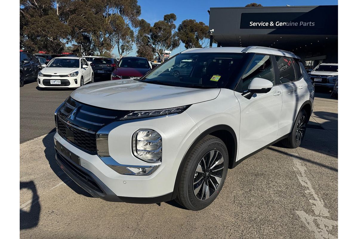 2025 Mitsubishi Outlander LS ZM