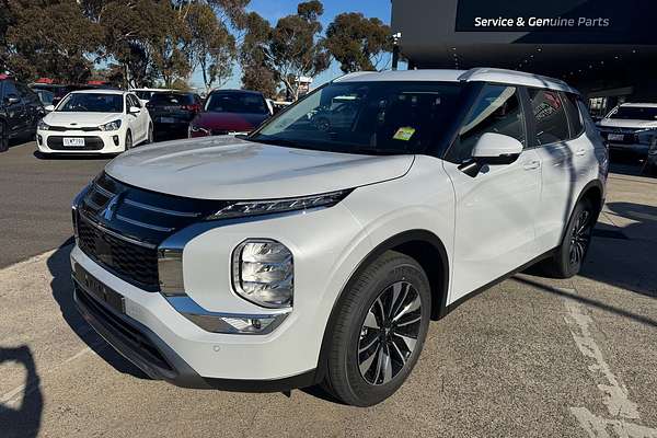2025 Mitsubishi Outlander LS ZM