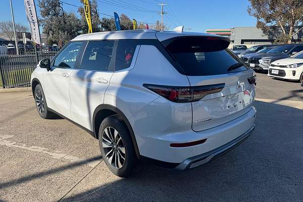 2025 Mitsubishi Outlander LS ZM